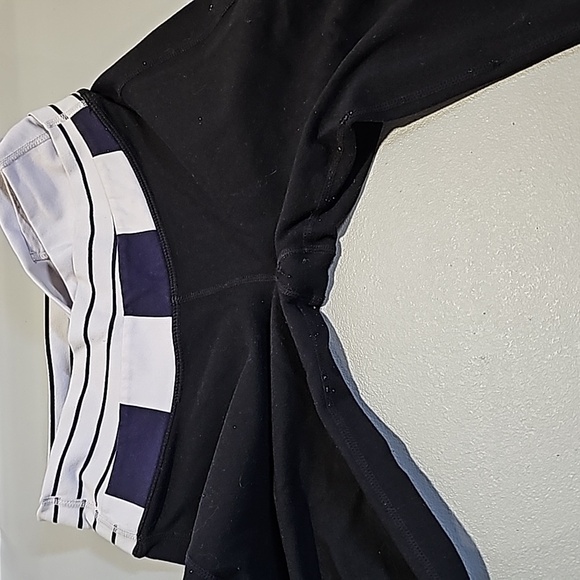 Lululemon black size 4 flared leg leggings - Picture 5 of 6